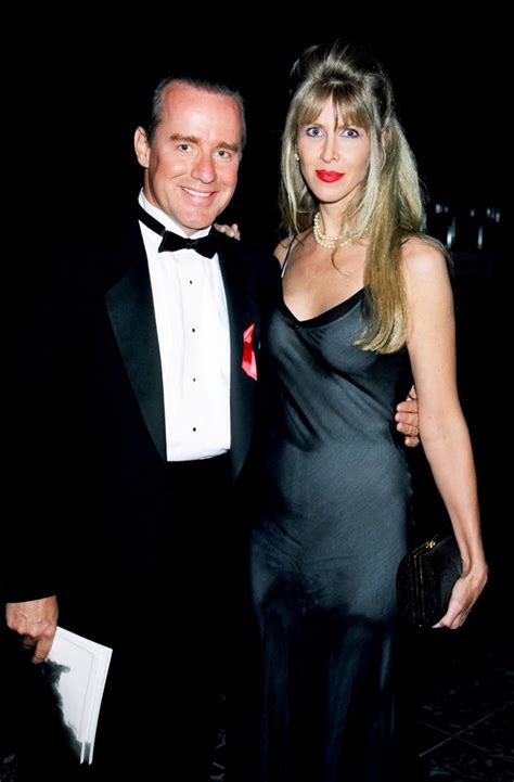 why did phil hartman's wife kill him.